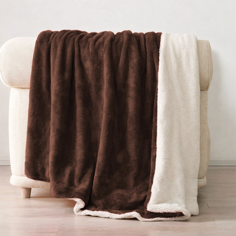 Couverture réversible en sherpa et en fausse fourrure, L 90 po x l 90 po, Café