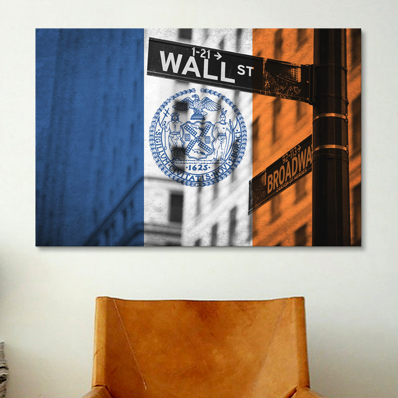 «Flags New York Street and Broadway», impression sur toile, H 26 po x l 40 po x P 0,75 po