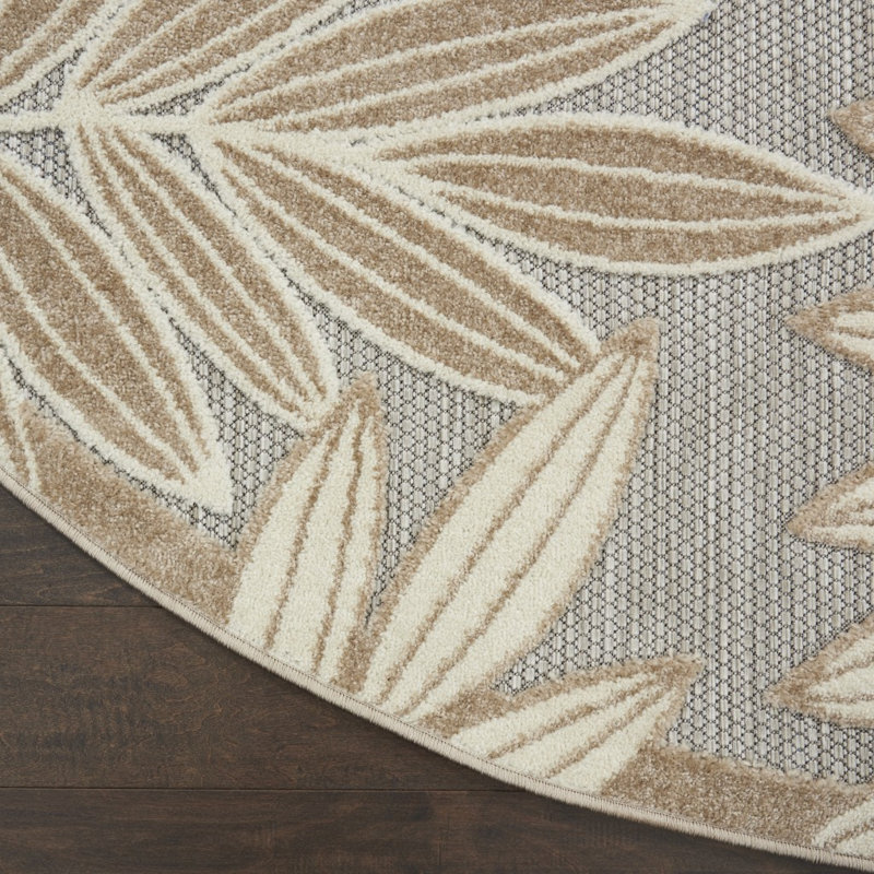 Arnhold Floral Indoor/Outdoor Area Rug in Tan/Cream/Gray, Round 7'10"