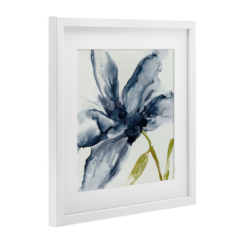 «Petals Of Sky Flower», reproduction encadrée sous verre, conception de Jacob Q, H 13 po x l 13 po, Cadre blanc côtier