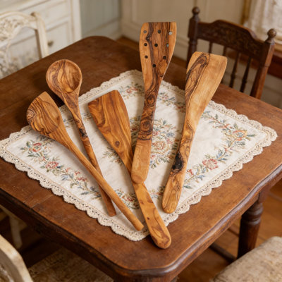 Ensemble d'ustensiles en bois d'olivier - 5 outils de cuisine fabriqués à la main avec spatules et cuillères, grain de bois naturel rustique, comprend une boîte-cadeau