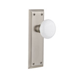 New York Plate with White Porcelain Door Knob