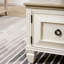 Table basse de style américain avec rangement rétro-107735433