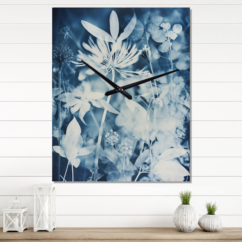 Vintage Botanicals en bleu délavé rétro - horloge murale abstraite, H 32 po x l 24 po x P 1 po