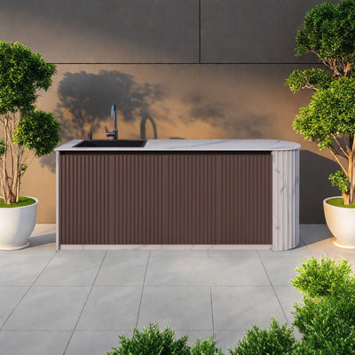 Sunproof Storage for Villa Gardens