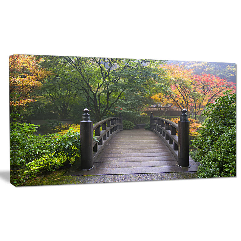 Pont en bois au jardin japonais en automne - reproduction de photo sur toile tendue, H 16 po x l 32 po x P 1 po