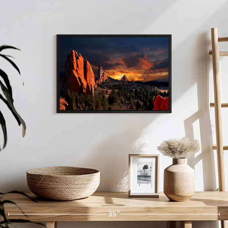 Jardin du crépuscule des dieux, 19 po x 13 po, Cadre flottant noir