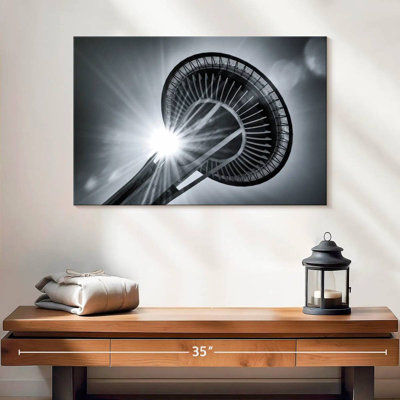 Lilie Space Needle Sunburst