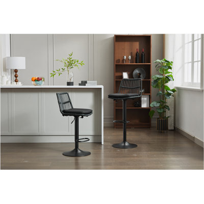Set of 2 Rattan Bar Stool, 360 Swivel Bar Chair, Counter Height Chair with Footrest for Kitchen, Dining Room