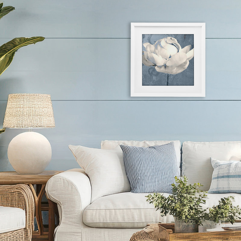 «Gilded Blue Rose», reproduction d'art sous verre encadrée, par Sophie 6, H 16 po x l 16 po, Cadre blanc côtier