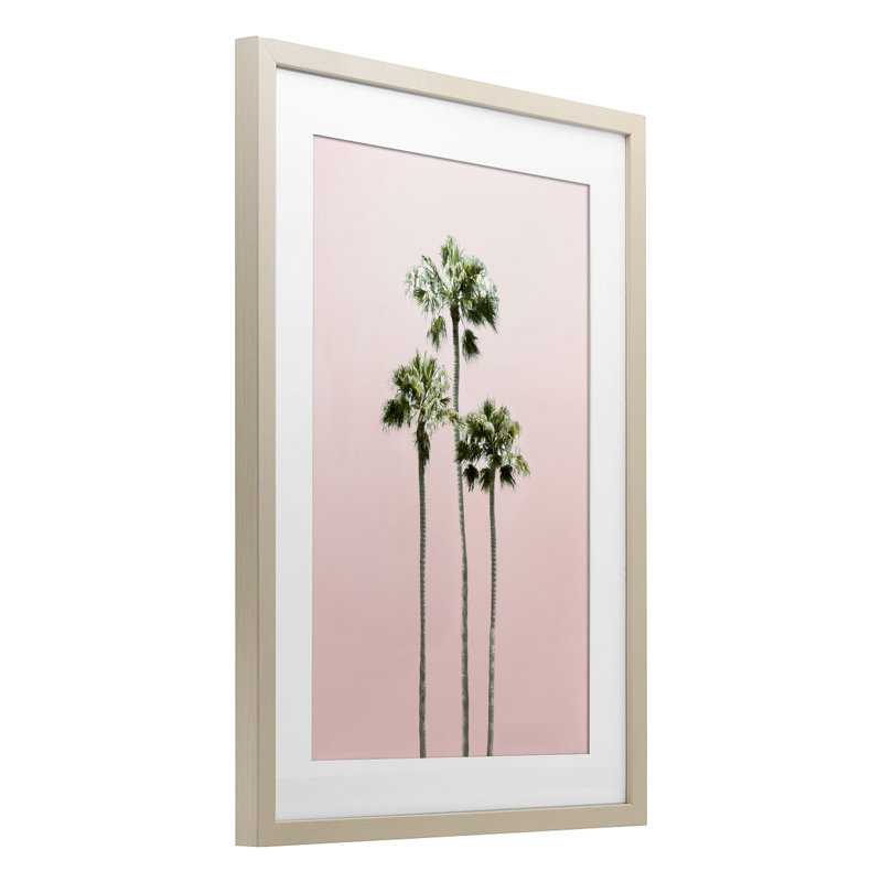 «Palm Getaway over Pink», reproduction encadrée sous verre, conception de Natalie Carpentieri, Cadre de récolte en pin