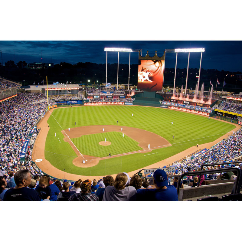 Kauffman Stadium, H 16 po x l 24 po