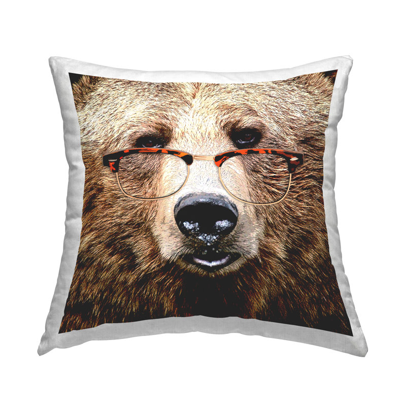 Gros plan sur les lunettes d'ours avec imprimé de Karen Smith