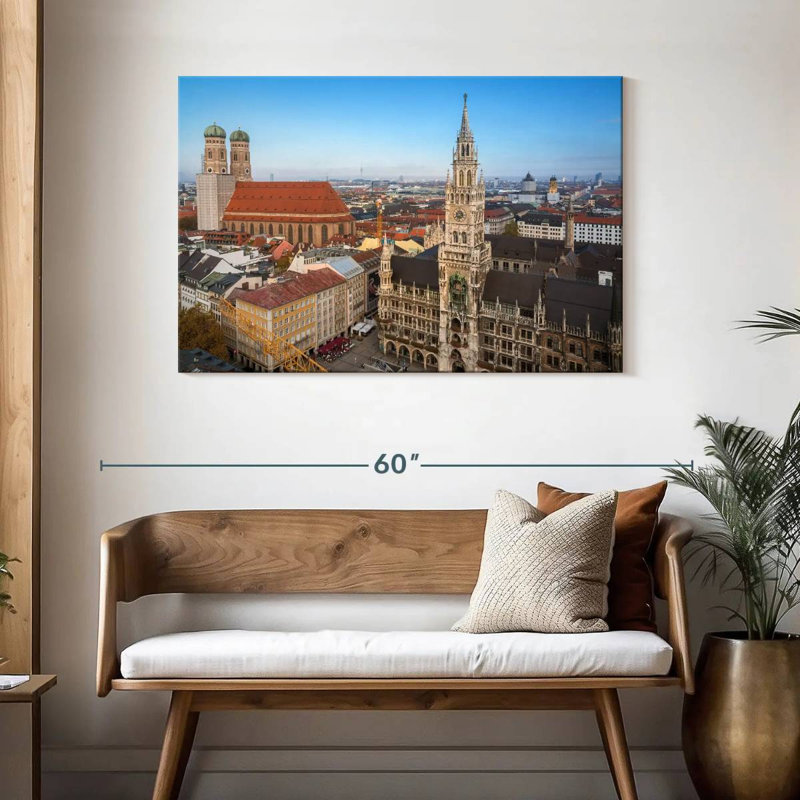 Monstre de la ville de Munich, H 30 po x l 45 po