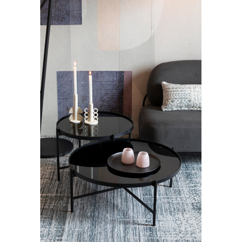 Table basse à pieds croisés