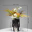 Décoration de fleur simulée