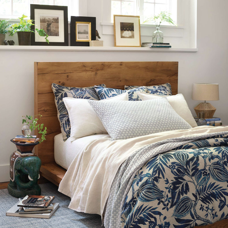 Lodi Matelasse Coverlet, Queen Coverlet, Sand