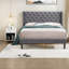 Lit plateforme tapissier en velours moderne grand format gris