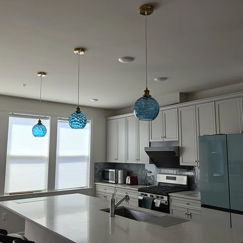 Luminaire suspendu rustique moderne simple à 1 lumière de 8 po de large avec abat-jour en verre bleu clair Joulane, luminaire de cuisine de ferme avec douille E26 pour le salon, le vestibule de la chambre à coucher