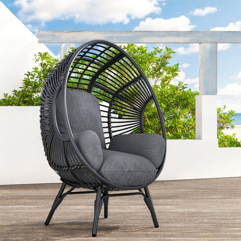 Méridienne de patio confortable en acier avec rotin noir moderne et coussins gris