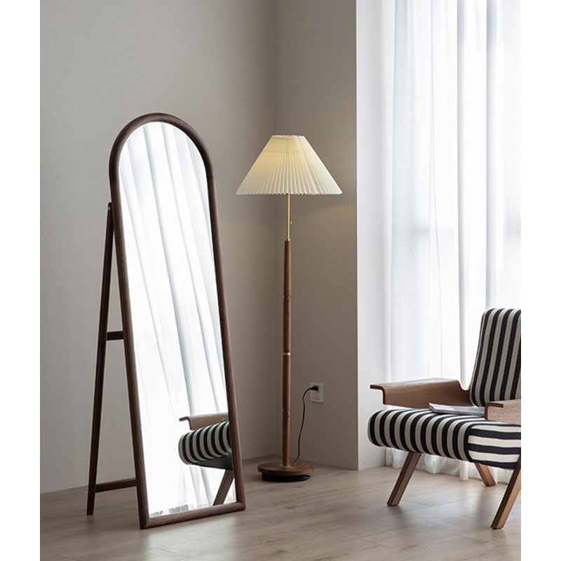 Miroir autoportant, Brown