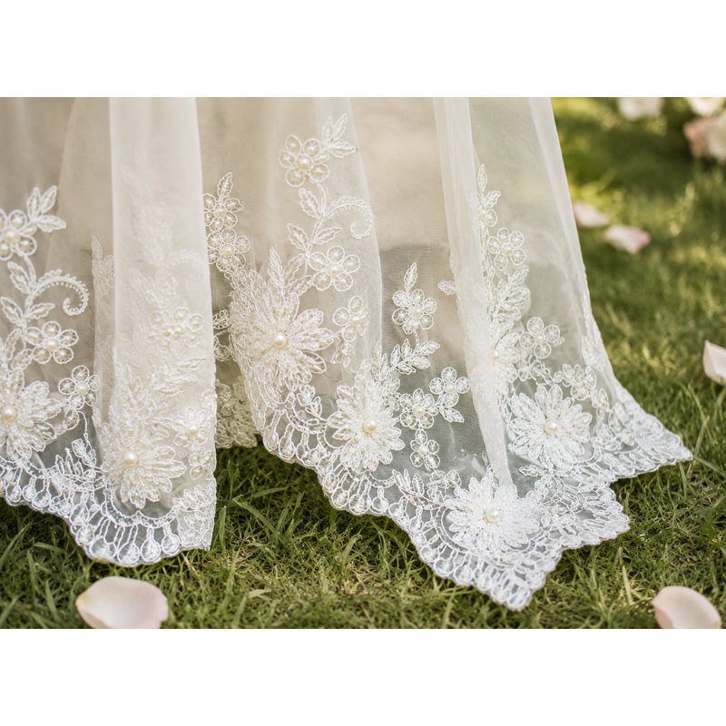 Thurleigh Embroidered Tablecloth with Beaded Accent