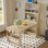 Buffet compact 33,5 x 15,7 x 69 pouces avec huche et table de salle à manger pliable, armoire multifonctionnelle avec tablette de rangement et crochets latéraux pour petits espaces, studio, appartement