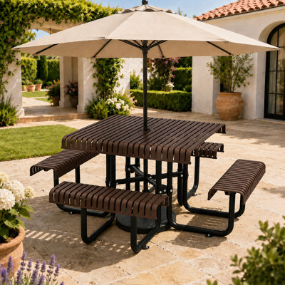 Table de pique-nique brune carrée en métal avec trou de parasol central et banc pour 4 côtés, idéale pour les repas dans la cour