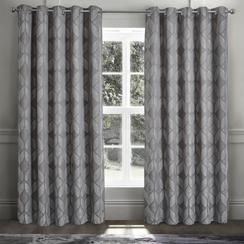 Zussen Curtain