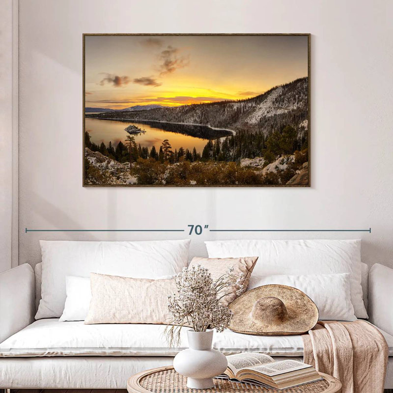 Lever du soleil sur le lac Tahoe, 46 po x 31 po, Cadre flottant noyer