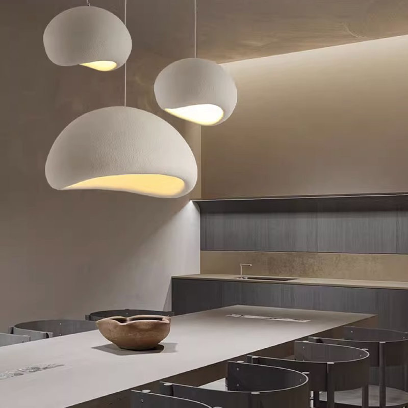 Suspension Amik en résine Wabi Sabi, L 11,8 po x P 11,8 po, Blanc
