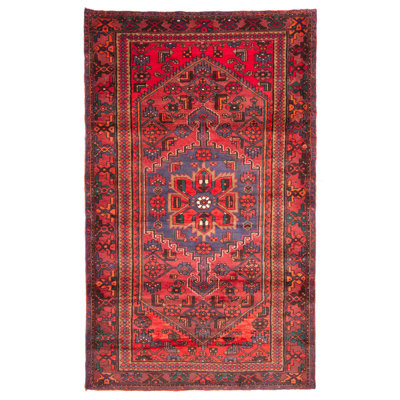 Tapis rouge Anadol 4 pi 8 po x 7 pi 10 po