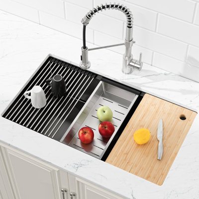 Évier encastré en acier inoxydable 304, 30 po x 19 po, noir pour une cuisine élégante et un décor moderne