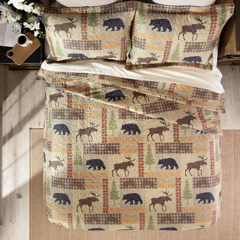 Rustic Lake Country Full Microfiber Quilt Set in Black and Tan