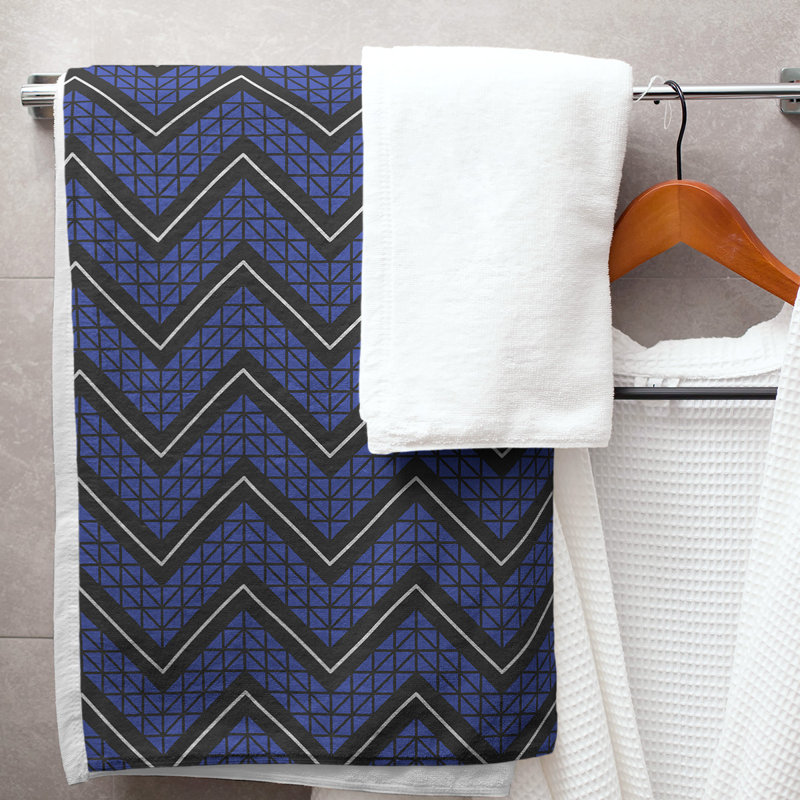 Serviette de bain à chevrons à la main classic Stephenie, Bleu marine / Noir