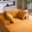 Chaise longue surdimensionnée pour le salon-360582098