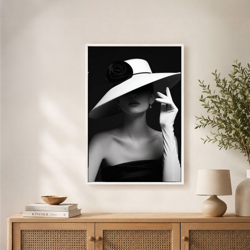 Gants de chapeau blanc, robe noire, portrait sur toile, cadre flottant, prêt à être accroché, 12x18in, Black