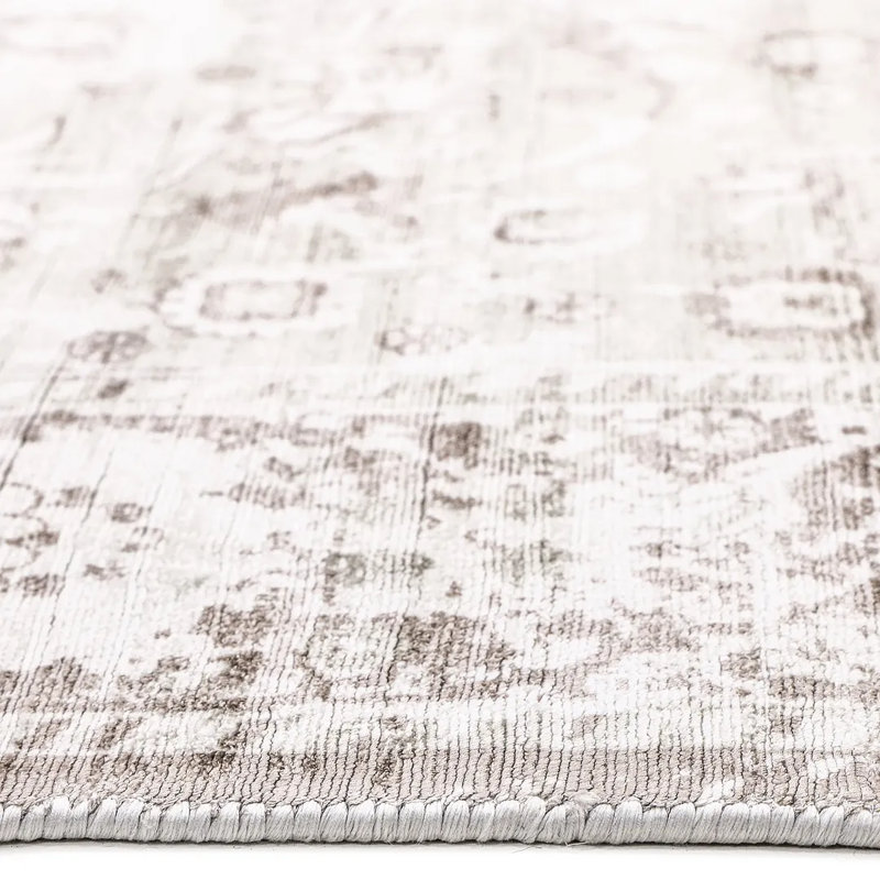 Wellington Hand Knotted Silk Oriental Area Rug in Mist, Rectangle 5' x 8'