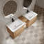 Meuble-lavabo mural avec double lavabo en céramique, rangement ouvert et porte à fermeture en douceur-490852373