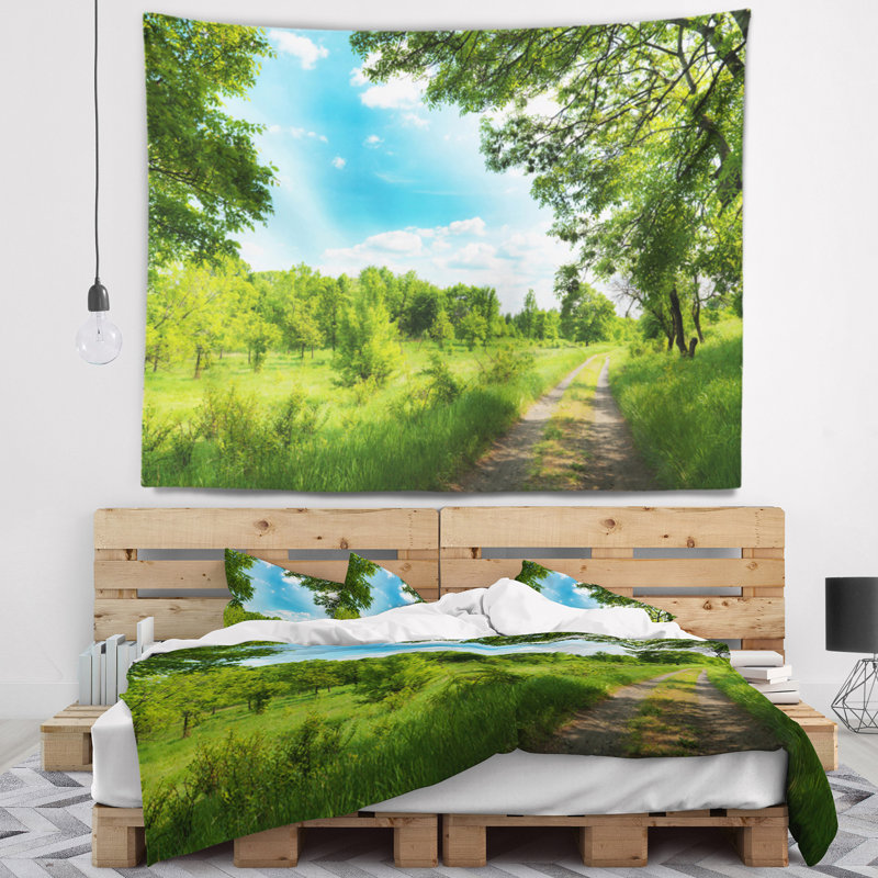 Tapisserie de forêt et de ciel en polyester avec accessoires suspendus inclus, H 50 po x l 60 po