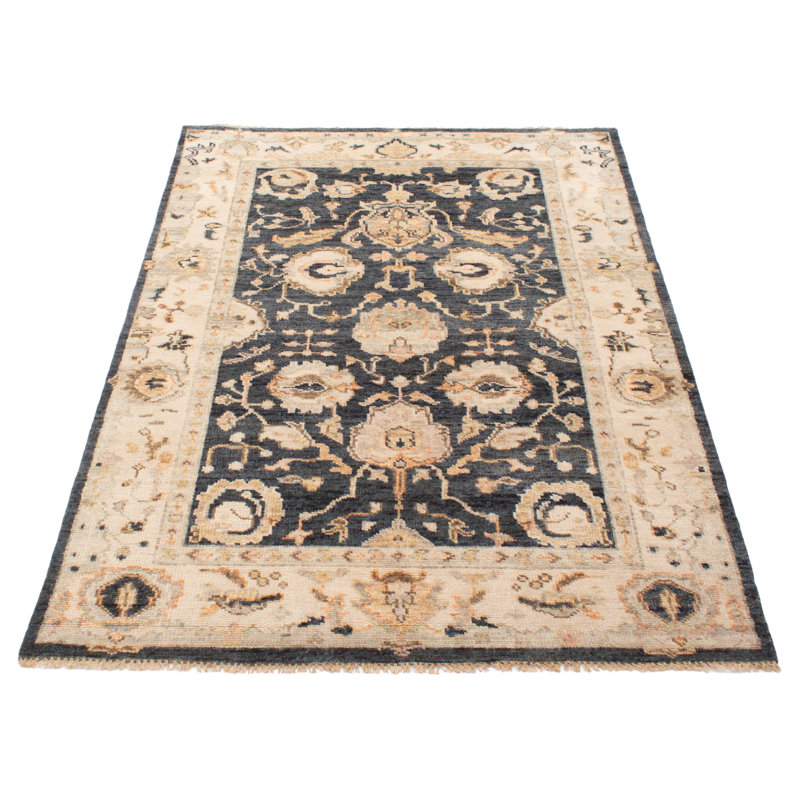 Tapis unique bleu marine 6 pi 0 po x 8 pi 10 po Jules Serapi