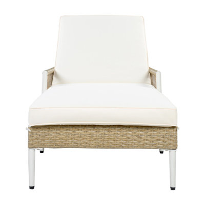 Chaise longue d'extérieur en rotin en PE résistant aux intempéries, avec accoudoirs et coussin épais, idéale pour la piscine, la terrasse ou le jardin. Couleur : beige.