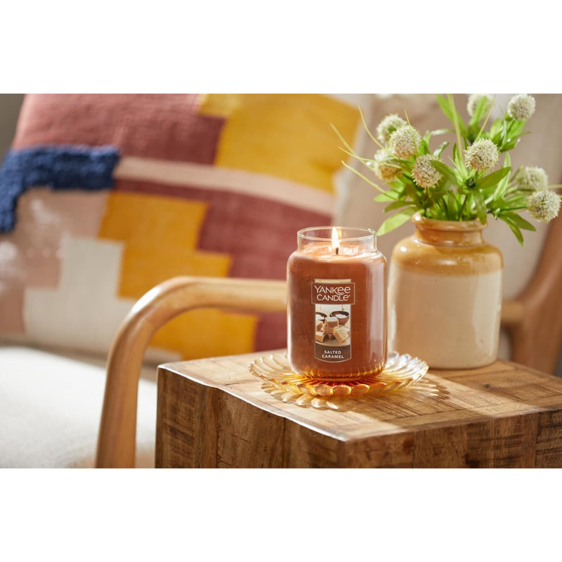 Bougie en pot parfumée au caramel salé