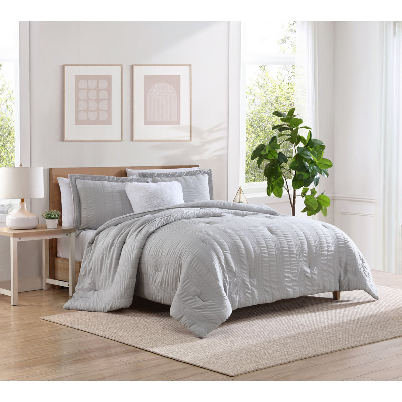 CEDAR COURT Morgan Textured Seersucker Stripe 2-3 Piece Soft Polyester Seersucker Comforter Set, Silver Gray