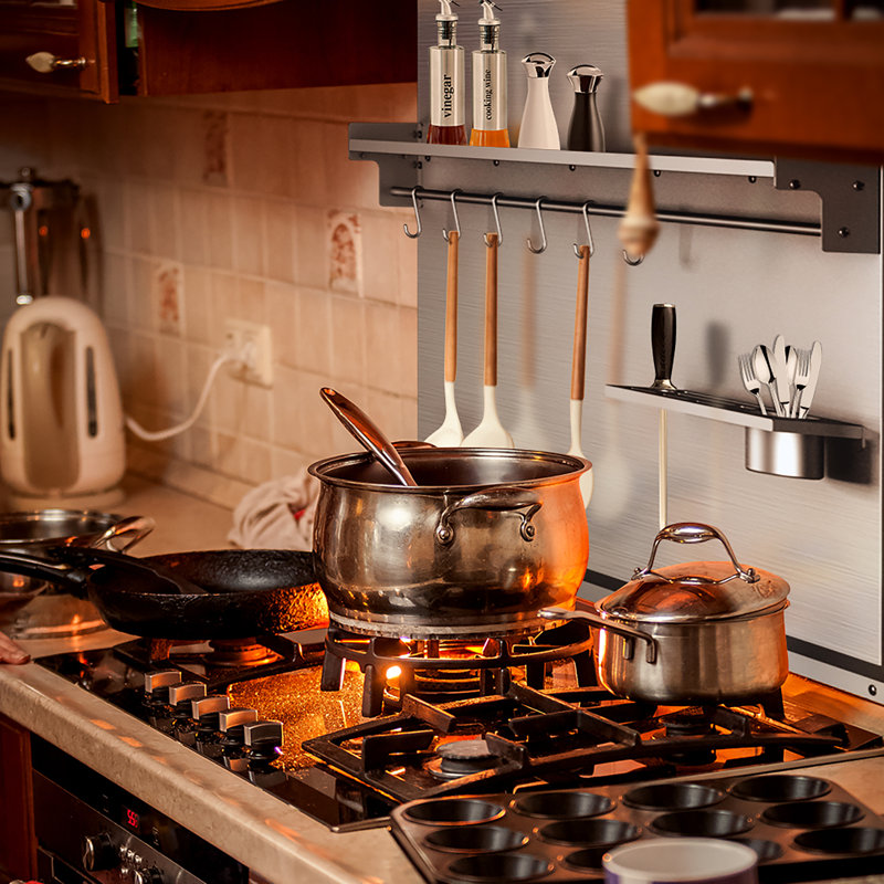 Dosseret de cuisine en acier inoxydable de 42 po x 30 po VENFAN avec tablette de rangement intégrée, porte-couteaux et crochets de suspension, pare-éclaboussures de poêle facile à nettoyer pour hottes de cuisine de 42 po