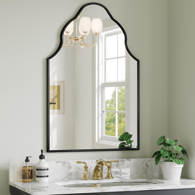 Miroir mural arqué festonné avec cadre en bois pour la salle de bain, le salon et le vestibule