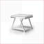 Table de bout contemporaine blanche avec structure chromée et finition ultrabrillante - peu encombrante et facile à nettoyer