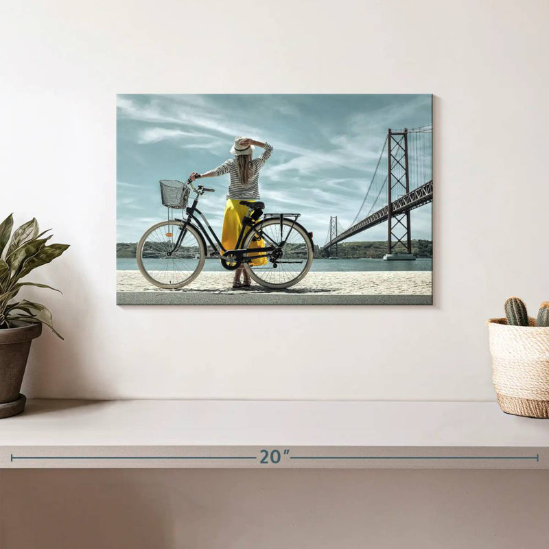 Senne, femme et bicyclette, H 8 po x l 12 po