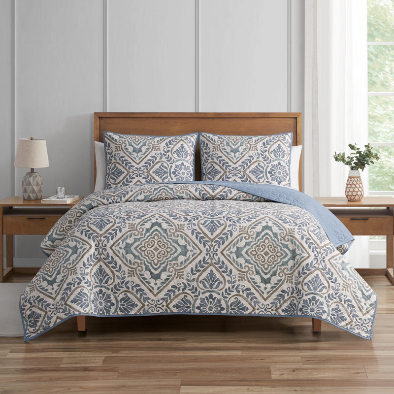 Sofia 3 Piece Quilt Set, King Quilt + 2 King Shams
