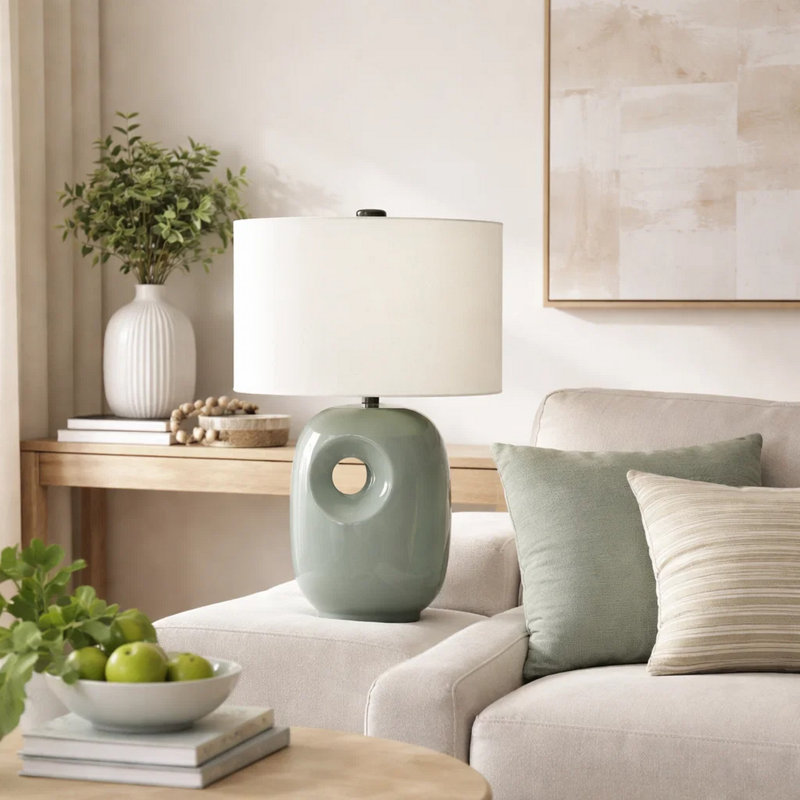Lampe de table Viak, 26 po, base en céramique verte, abat-jour en lin, Vert / Argent